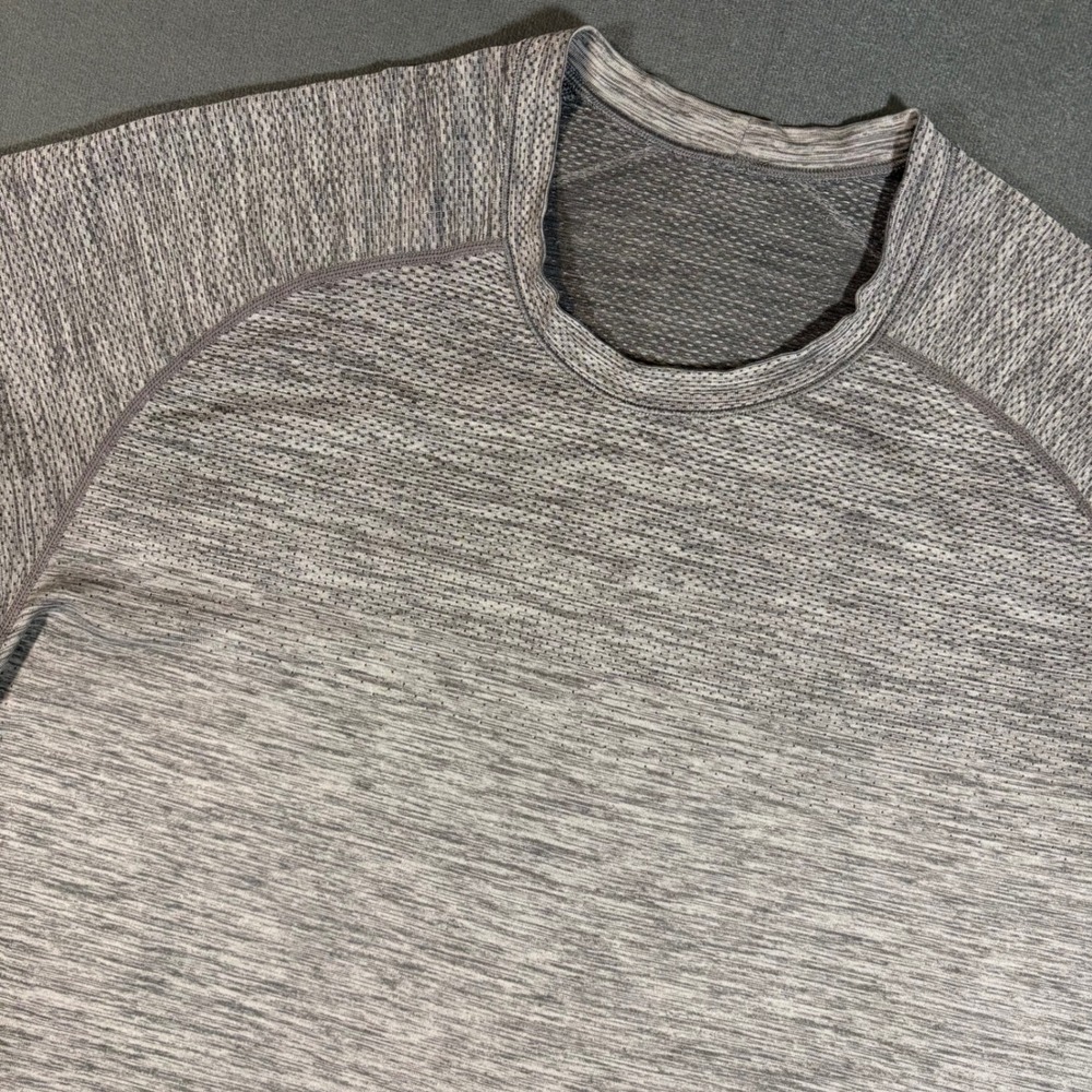 Lululemon Gray Metal Vent Tech Tee Short Sleeve Men's Large